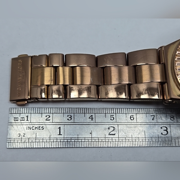 Michael Kors Dylan Rose Gold Chronograph Date Watch Baguette MK New Battery - Picture 9 of 10